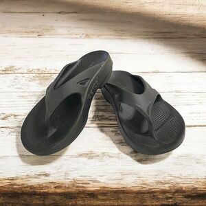 OOFOS – Unisex OOriginal – Post Exercise Active Sport Recovery Thong Sandal